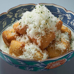 Powdered snow zeppolini