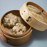 Hot on the table! Hand-wrapped large siomai