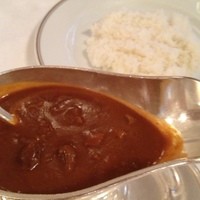 富士屋ホテル - 急遽のランチ変更で伊勢海老カレー食べられず…(T_T)
                仕方なくビーフカレーとアップルパイ。f^_^