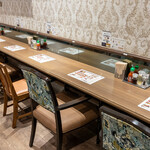 コムフォー - 内観写真:カウンター席10席