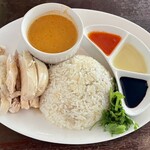 海南鶏飯食堂2 - 海南鶏飯+カレーのハーフ&ハーフ