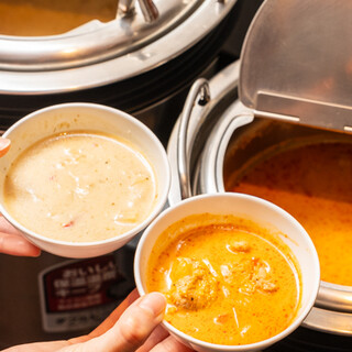 All-you-can-eat two types of authentic Asian curry available only at Toyosu and Otemachi stores