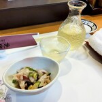 Sushi Izakaya Takajin - お通し＆冷酒