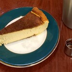 チーズケーキと彩りカレー Luna piena - バスクチーズケーキ。