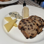 ビストロミモザ - デザートをチーズに変更したやつ