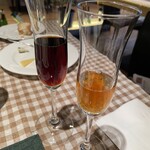 ビストロミモザ - ワイン。わしゃ普段飲まんからようわからんけど、頼んだのが残り少ないからサービスしてくれた