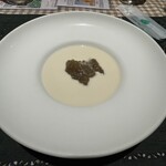 ビストロミモザ - ジャガイモの冷たいスープになんかのジュレ