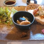 Shigaraki Tougei Mura Resutoran - サラダ・煮物・揚物・珍味