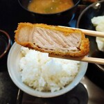 とんかつ山本 - 職人の技が生み出すろーすかつ