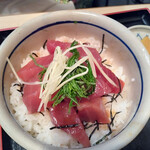 鮪小屋本店 - ぶつ丼