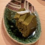 木挽町 とも樹 - 鮑の肝羊羹。トッピングは鮑の歯