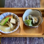 Kominka Kafe Ando Dainingu Bian - 冬瓜の含め煮には茗荷やオクラなどの夏野菜入り。