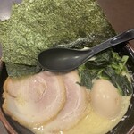 Yokohama Ie Keira-Me Mmoritoya - 盛ト家（塩）ラーメン