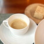 蒼 - 海老だけで、どうしてこんなに深い美味しさを表現できるんだろう。
      奇跡のビスクです！