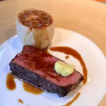 蒼 - 今回の但馬玄も、ちょっとヤバしです！
      長期飼育、雌牛、シャトーブリアン♪
      外側の香ばしさに閉じ込められた、どこまでも繊細で絶品の美味しさ！
      お腹いっぱいなのに、ナイフ＆フォークが加速しちゃいます。