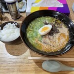 博多ラーメン かっぱ亭 - ランチタイムで無料ライス