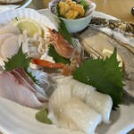 海席料理処　小舟渡 - 牡蠣のでかいこと！身も分厚くてクリーミーだった