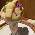 GINZA SORA - 桃のパフェ