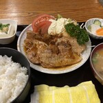 なか里 - 生姜焼き定食¥800