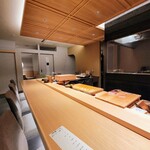 Sushi Shiroma - カウンター８席、個室２室