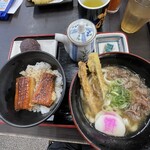 Sukesan Udon - 丼もミニうどんも食べられる欲張りなセット