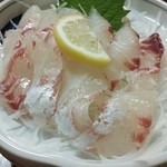 居酒屋夕霧 - イサキの刺身☆