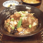 앙카케 토 냄비 쇠고기와 야끼소바 (볶음면)