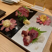 鴨ときどき馬 神保町本店 - 刺身盛り合わせ