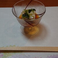 双葉寿司 - そうめんと野菜を重ねて寒天で固めた料理です