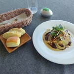 カフェ＆レストラン ドルフィン - Aランチ:鯛とメバルのポワレ　白ワインソース、ポルト酒の香り¥