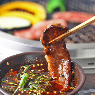 [Specialty] We offer 3 types of sauces that allow you to fully enjoy Yakiniku (Grilled meat).