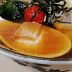 金ちゃんラーメン - スープと氷