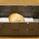 Saba - ランチセット 1700円 のパン