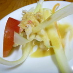 カレーコーナー三原 - お通し　セロリに蟹肉がのってます