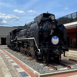 山田竹風軒本店 - 駅前に展示してある蒸気機関車