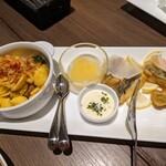 ALL DAY DINING MEM - 白身魚のフリット レモンマヨネーズ＆インカの目覚めマカロニチーズ和え