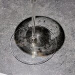 malca - 台座にSマークのワイングラス、調べてみても分からないから次回伺ってみましょう