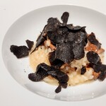 malca - ジロール茸も黒トリュフもたっぷり。すごく香り良くて美味しかった〜 またいただけたら良いな～ でもランチだとこればっかりはその日に来てみないとメニュー内容が分からないのよね～ ま楽しみでもあるけれどね