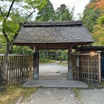 亀の井別荘 - 入り口