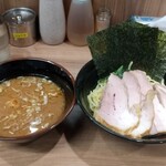 横浜ラーメン 響家 - つけ麺（¥900）チャーシュー（¥250）
