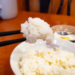 香港厨房 - 普通に美味しいお米。夕方前のアイドルタイム、店員さんは厨房で洗米をしていました。夜でも炊き立てがいただけそうです