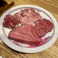 焼肉すどう 春吉 - 見たら分かるやんうまいの