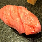 鮨 うえはら - 鮨 たむら　大トロ