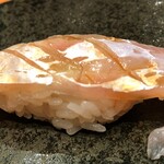 鮨 うえはら - 鮨 たむら　マダイ