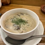 立呑・ホルモン串　千日前えん - 鶏肉とマッシュルームのクリーム煮