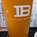 クラフトビアバル IBREW - パイントでHAZY、ホップの香り強めのものを選んでもらいました