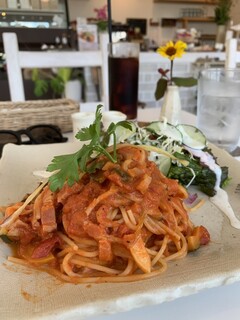 Mon bon Cafe - ベーコンと野菜のトマトクリームパスタ