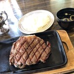 彩美亭 - 店長おすすめ和牛ステーキ　赤身肉なのに柔らかくて旨旨でした。