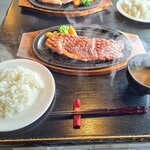 和風れすとらん 牛の里 - 料理写真:前沢牛ランチサーロイン・200g(9900円)