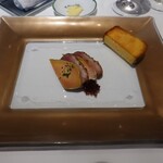 シェ・イノ - 鴨のフォアグラと胸肉の燻製の取り合わせ